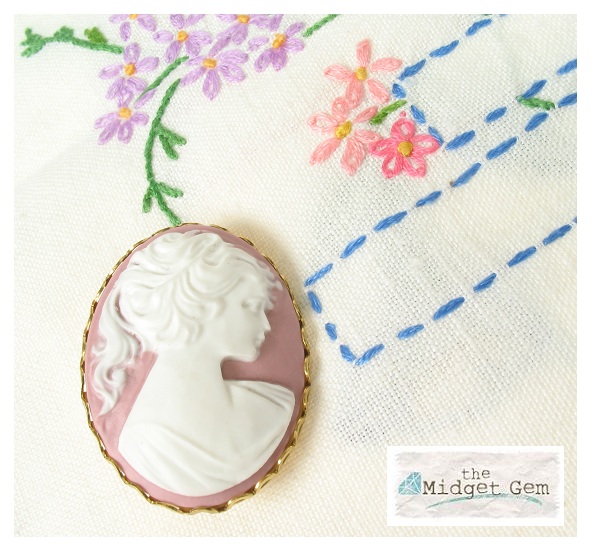 Maria Allen Pink/White Cameo Brooch - Gold Plate