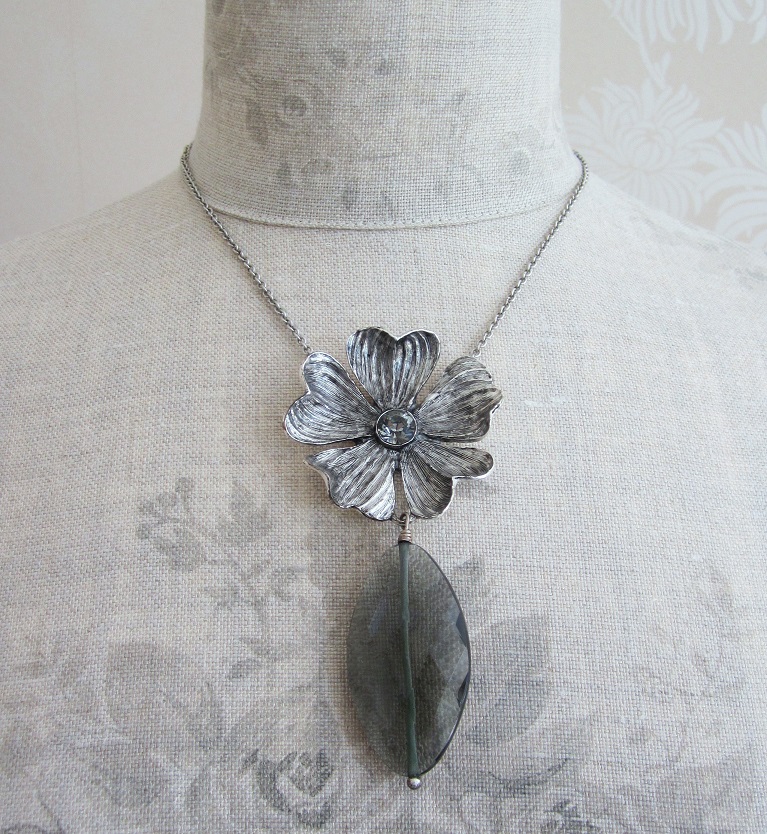 PILGRIM - Autumn's Finest - Flower & Crystal Drop Pendant Necklace - Silver/Grey BNWT