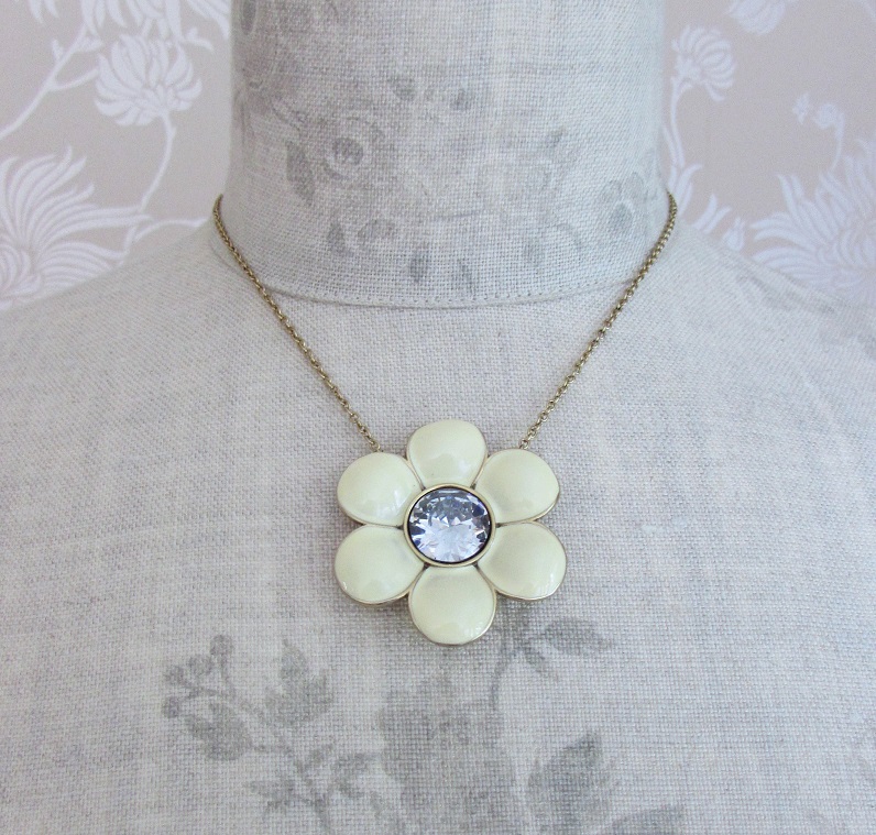PILGRIM - Spring Garden - Floral Pendant Necklace - Gold/Cream BNWT